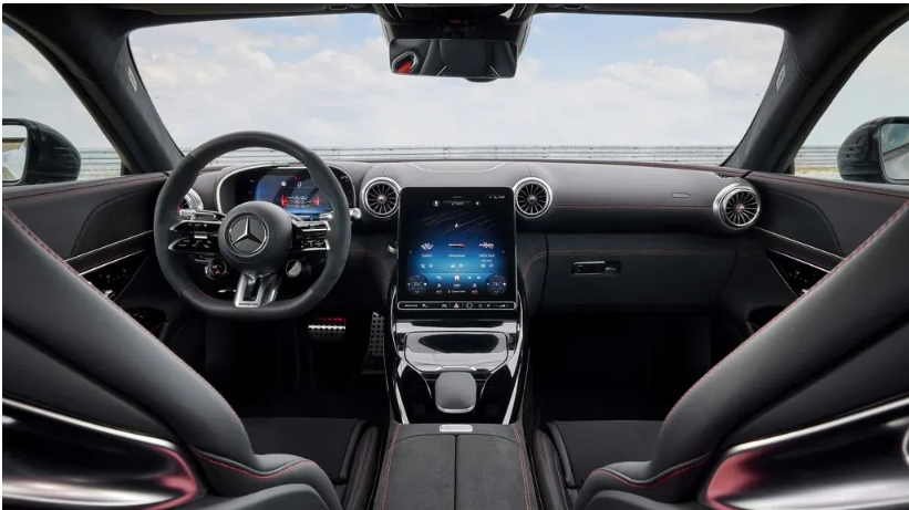 梅赛德斯-AMG GT 63 Pro震撼首秀:4.0T V8心脏,3.2秒破百,极速挑战317公里 梅赛德斯-AMG GT 63 Pro震撼首秀:4.0T V8心脏,3.2秒破百,极速挑战317公里