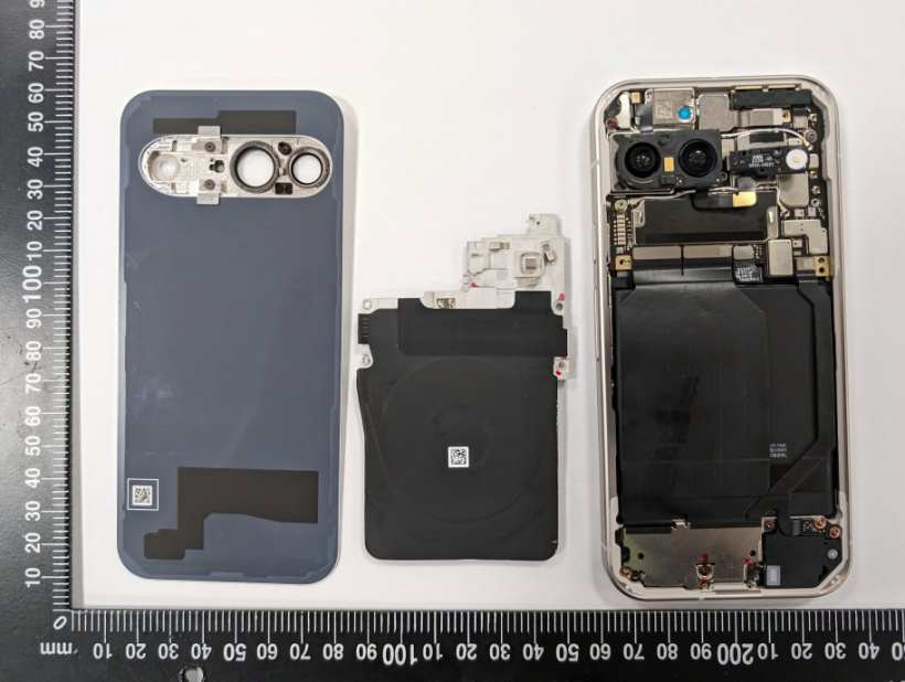 谷歌 Pixel 9 Pro Fold 折叠屏真机曝光:圆角矩形相机模组、潜望长焦镜头 谷歌 Pixel 9 Pro Fold 折叠屏真机曝光:圆角矩形相机模组、潜望长焦镜头