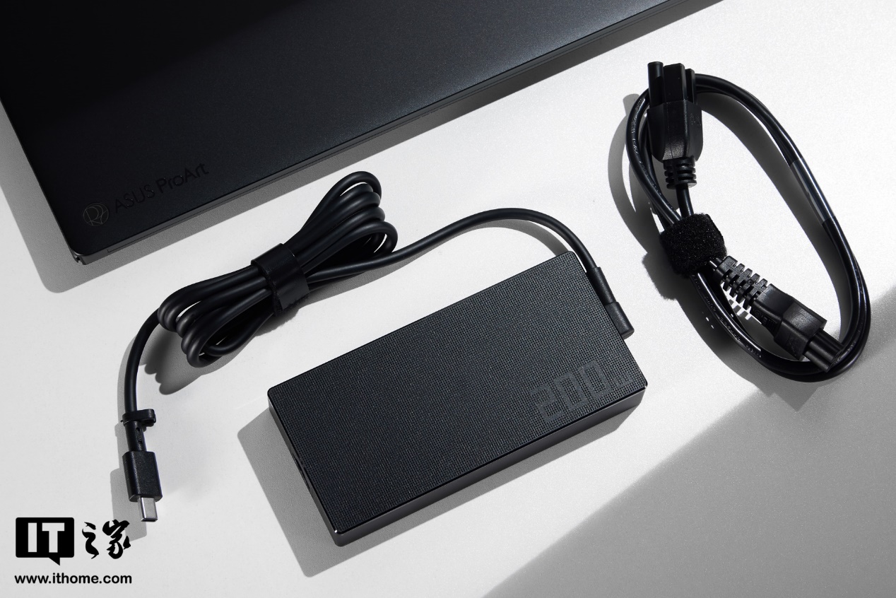 ProArt 创 16 2024 图赏：至纯至简的黑色美学