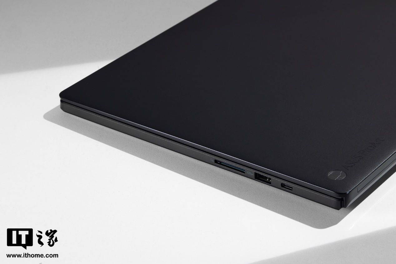 ProArt 创 16 2024 图赏：至纯至简的黑色美学