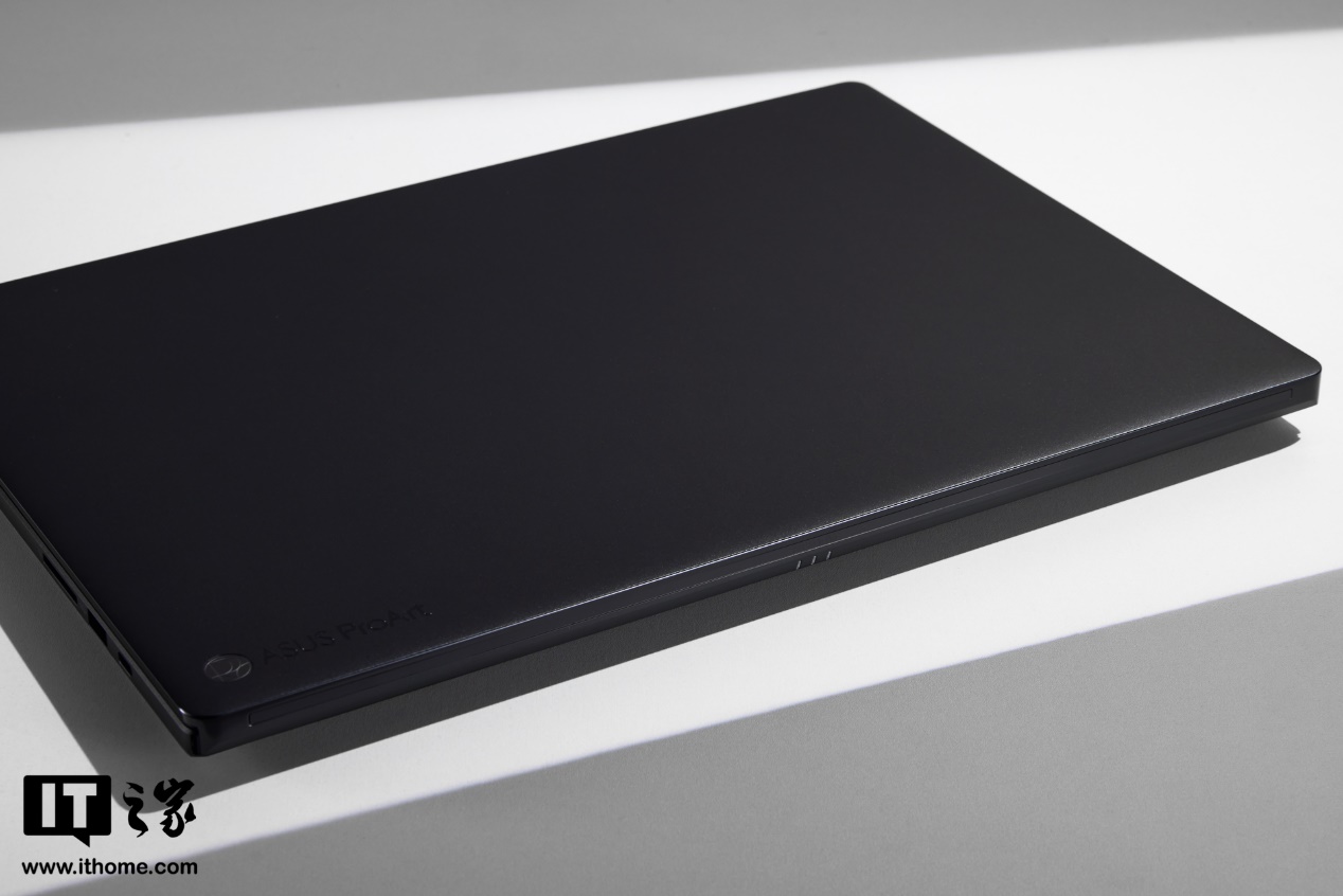 ProArt 创 16 2024 图赏：至纯至简的黑色美学