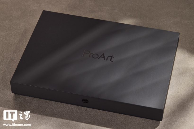 华硕 ProArt 创 13 2024 图赏：全能翻转屏，旋钮更随心