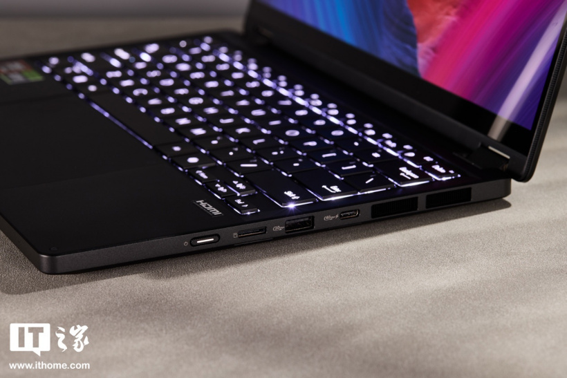 华硕 ProArt 创 13 2024 图赏：全能翻转屏，旋钮更随心