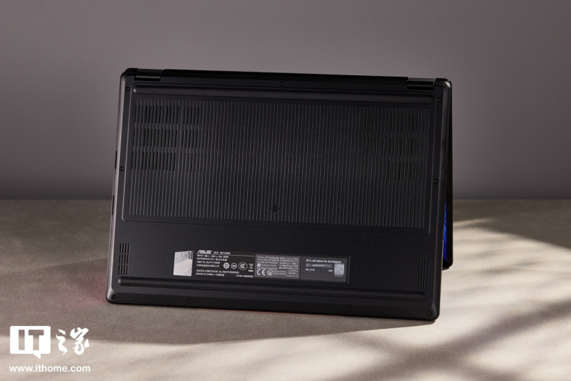 华硕 ProArt 创 13 2024 图赏：全能翻转屏，旋钮更随心